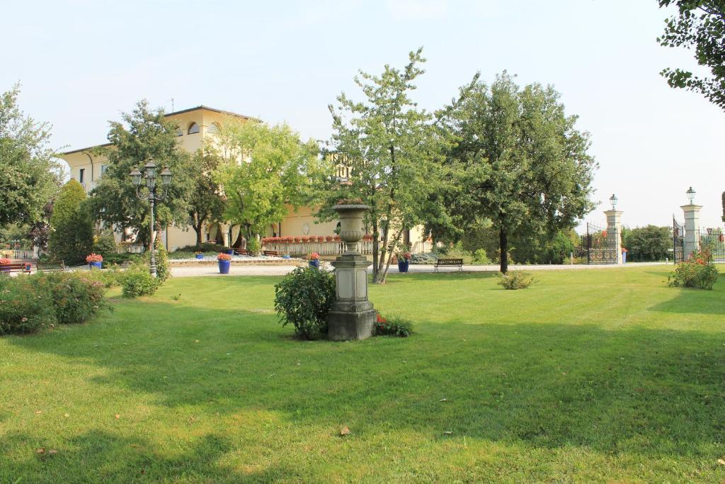 Villa Belvedere 1849 Misano di Gera dʼAdda Esterno foto