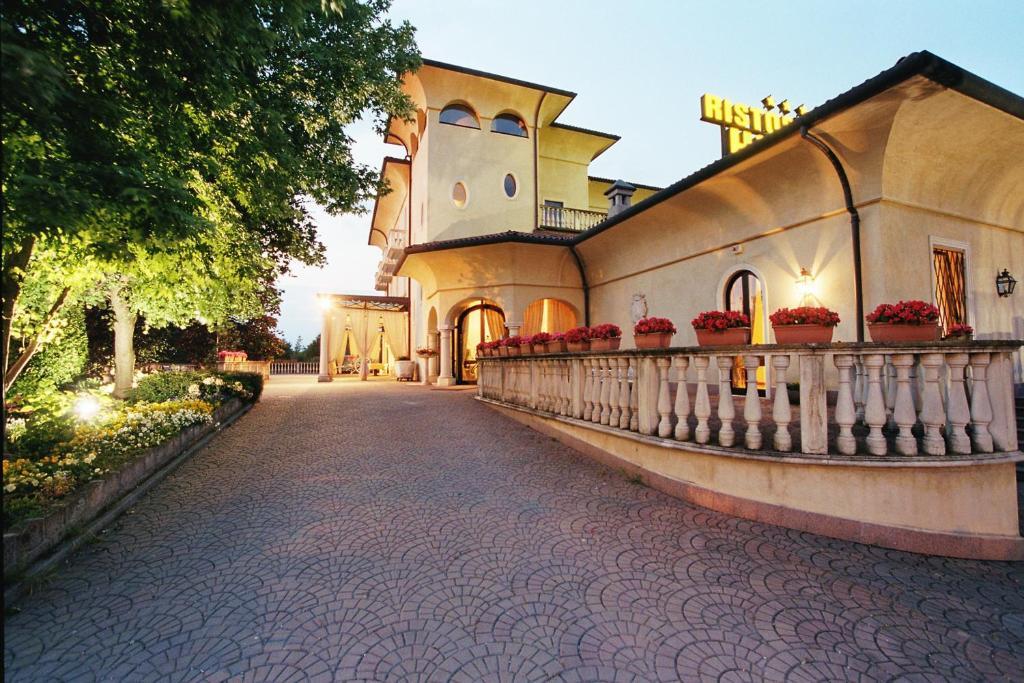 Villa Belvedere 1849 Misano di Gera dʼAdda Esterno foto